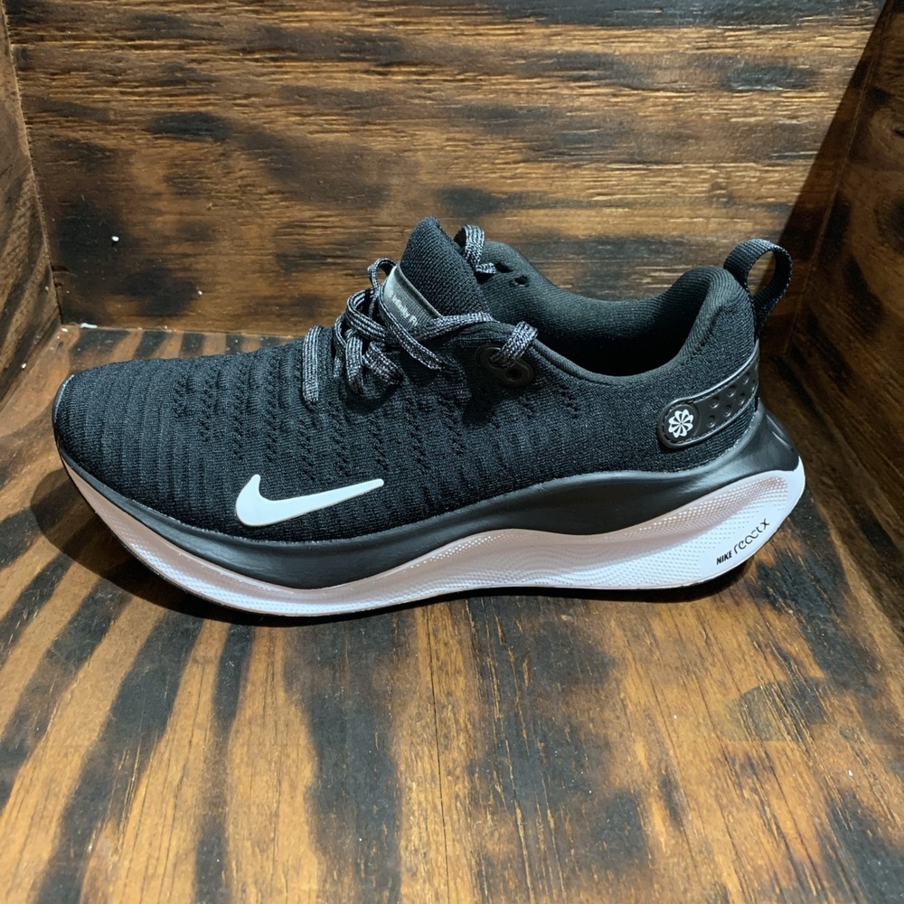 Nike Women's Black and White Athletic Shoes